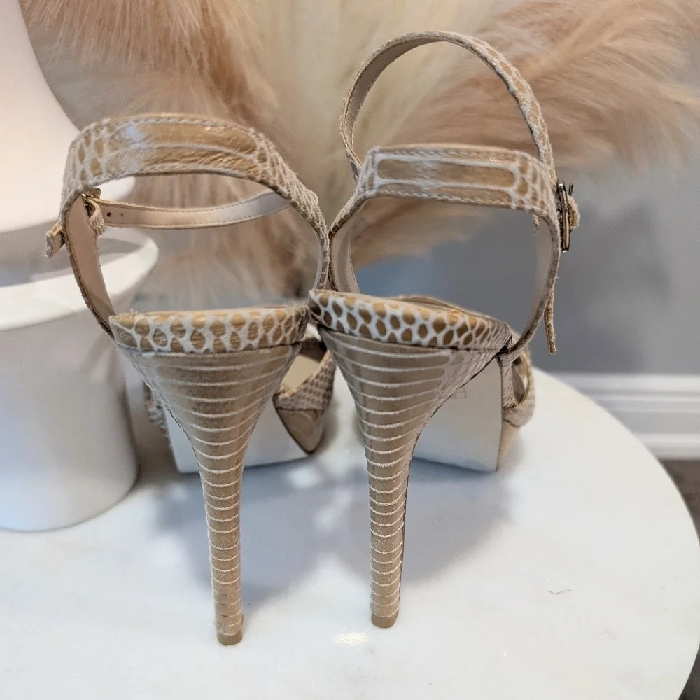 Pelle Moda 5 inch heels sz. 8.5